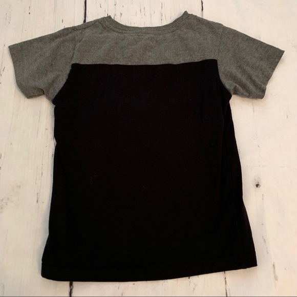 Batman - Boys’ T-Shirt w/ Velvet Batman Logo - Picture 3 of 3